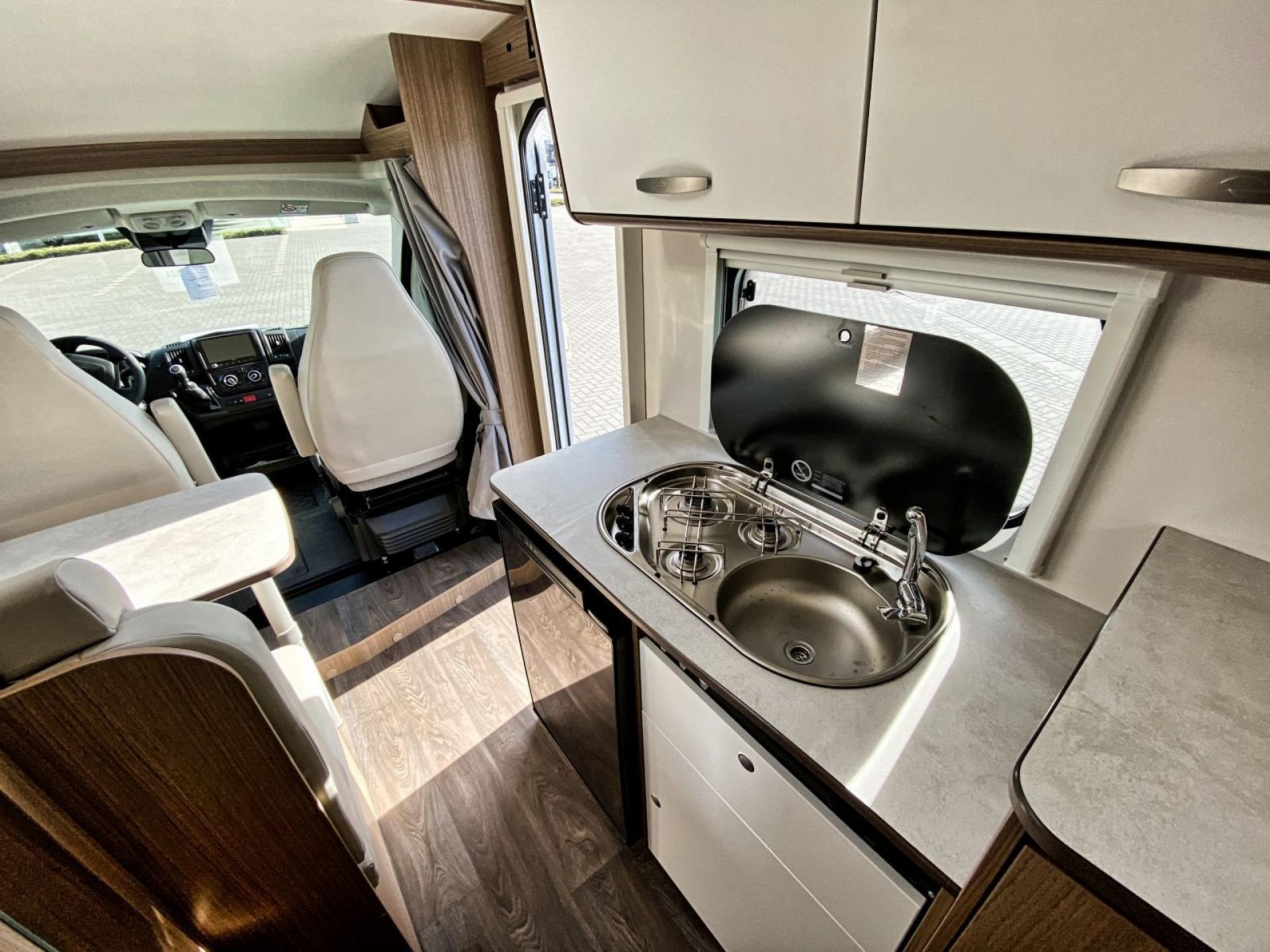 Carado - V337Europa Edition