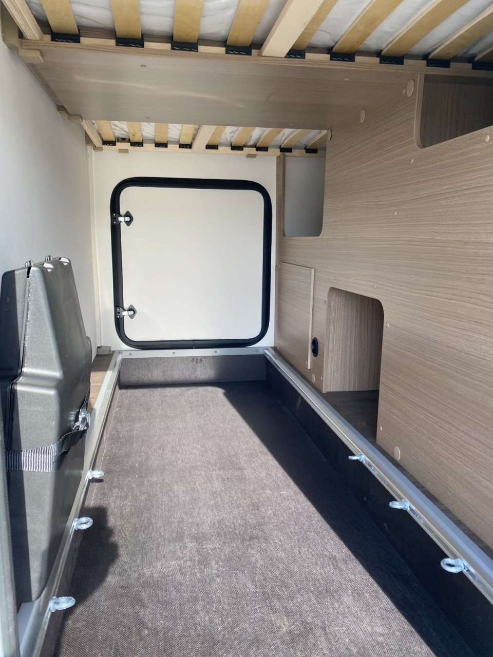 Carado - V337Europa Edition