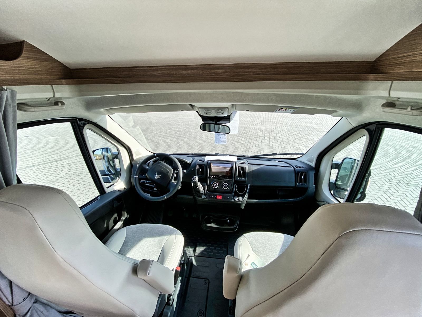 Carado - V337Europa Edition