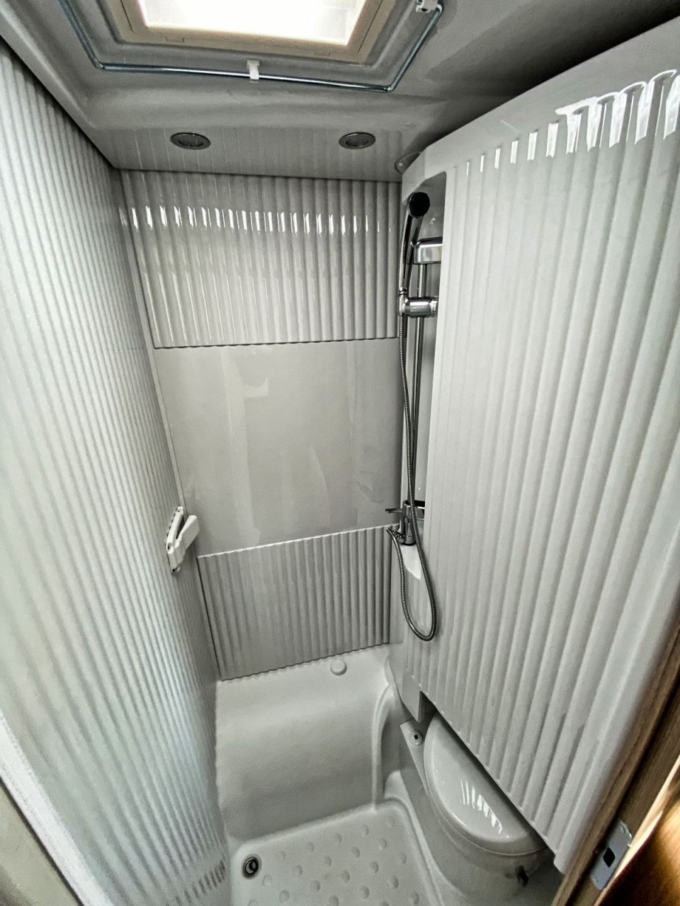 Carado - V337Europa Edition