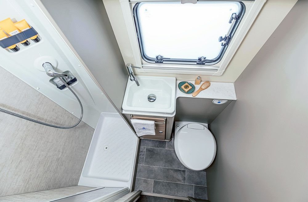 Ahorn - ACA 690, 2 bis 5 Sitzer