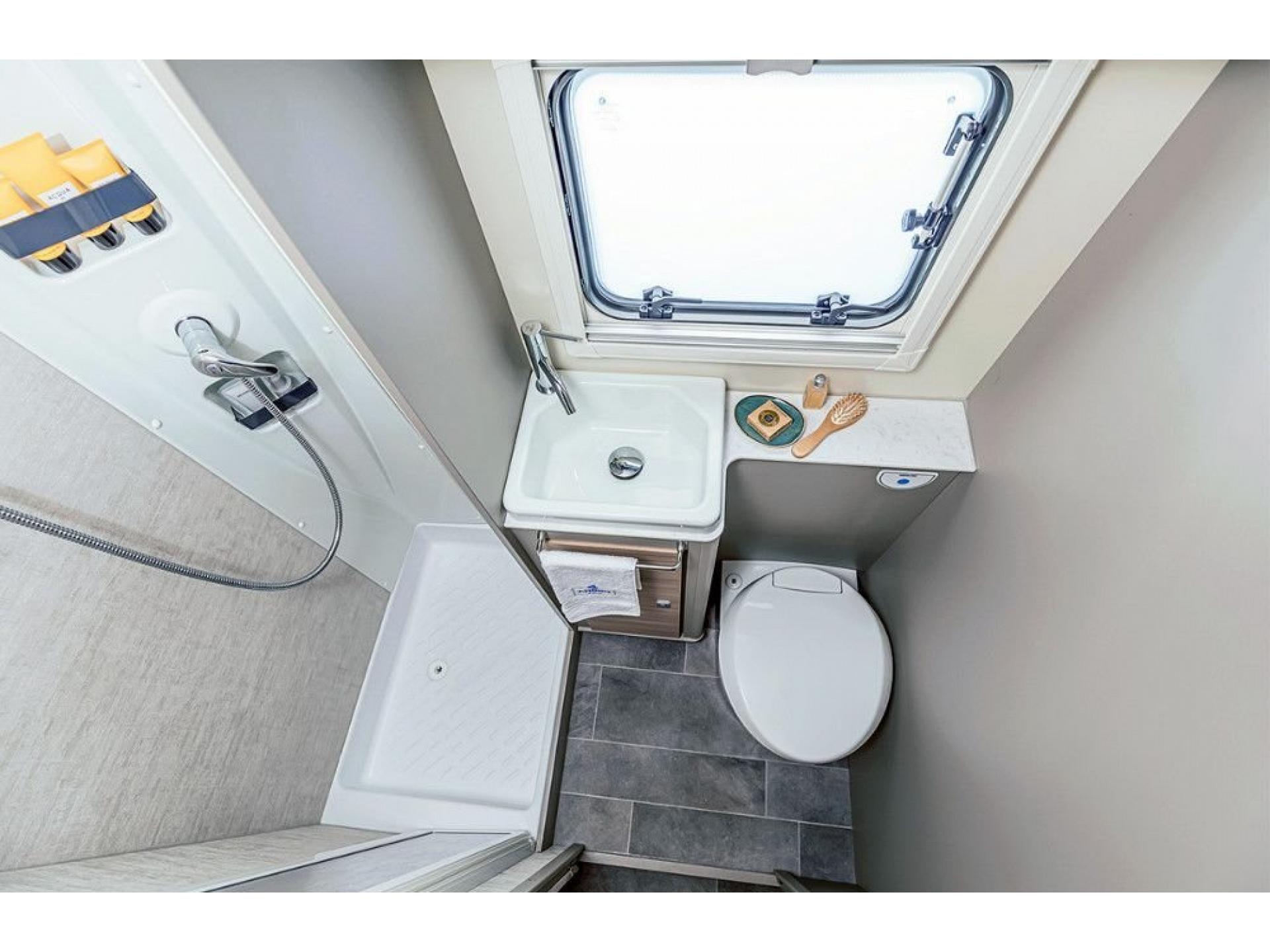 Ahorn - ACA 690, 2 bis 5 Sitzer